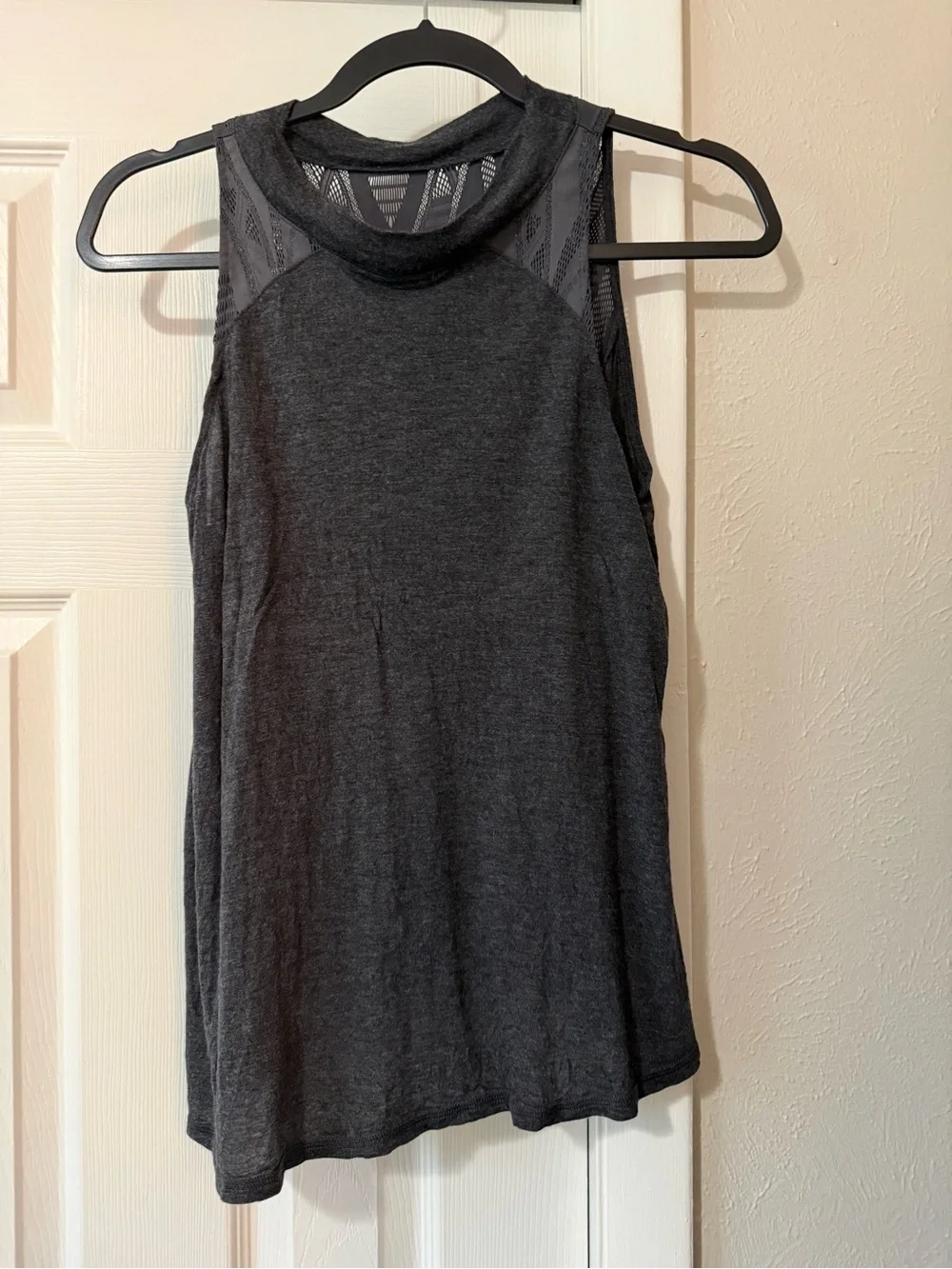 Alo Yoga Lace Detail Tank size Small